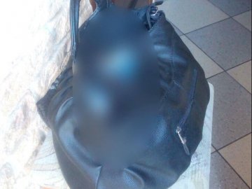 У Луцьку патрульні повернули пенсіонерці загублену сумку