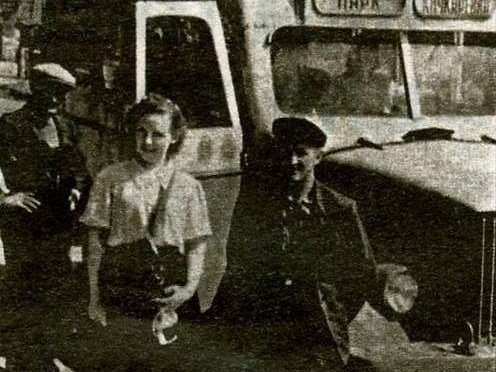 Як у Луцьку запускали першу маршрутку та хто першим у неї сів. РЕТРОФОТО