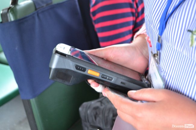 Рейд у маршрутках та тролейбусах: як у Луцьку ловили «зайців» та скількох оштрафували. ФОТО