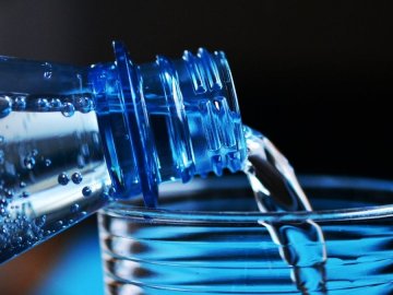 Вода в пляшках - розсудливий внесок в здоров'я людини від компанії «Mywatershop»*