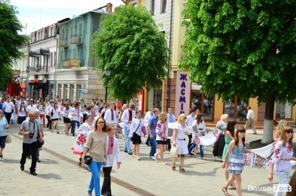 У Луцьку – хода пам’яті жертв політичних репресій. ФОТО