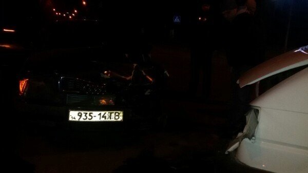 На Ковельській бус зіткнувся з іномаркою. ФОТО