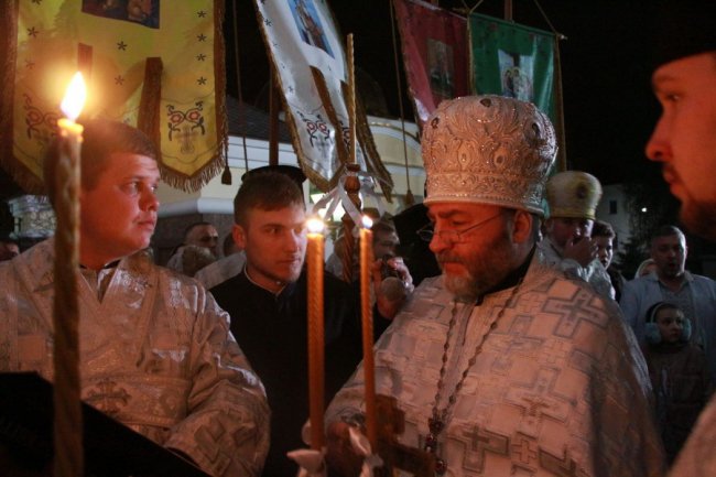 Великодня ніч у кафедральному соборі Луцька. ФОТОРЕПОРТАЖ