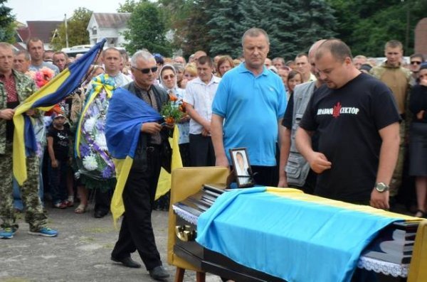 На Волині поховали загиблого під час АТО. ФОТО