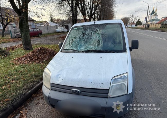 Поліція розшукує водія, який збив двох підлітків на переході в Луцьку