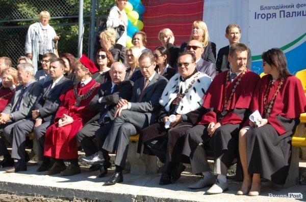 У Луцьку – посвята в студенти «європейського» вишу. ФОТО