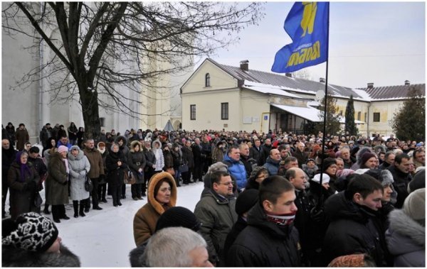 «Євронеділя» в Луцьку: віче, хода та панахида. ФОТО