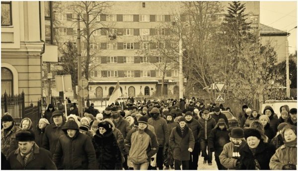 «Євронеділя» в Луцьку: віче, хода та панахида. ФОТО