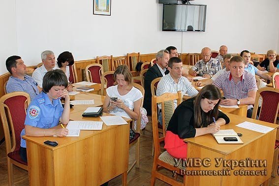 Начальник волинської міліції  визнав, що «скомпроментованим» у них не місце. ФОТО. ВІДЕО