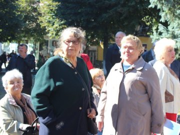 У Луцьку влаштували акцію з нагоди Дня людей поважного віку. ФОТО