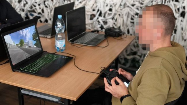 Як у Луцьку навчають операторів FPV-дронів. ВІДЕО