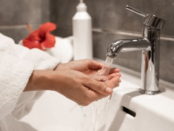 В одному з районів Луцька досі немає гарячої води: повідомили, коли з'явиться 