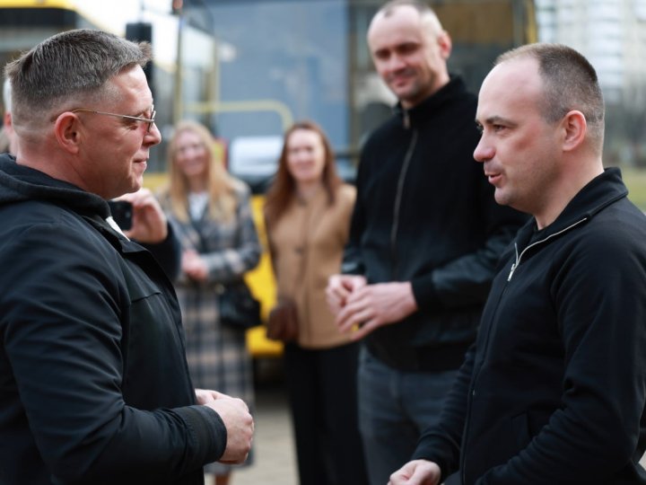 Чотири громади Волині отримали нові шкільні автобуси. ФОТО