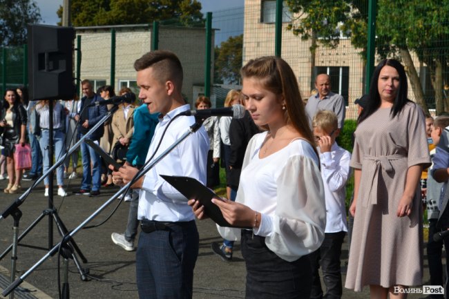 Благодійно, красиво, урочисто: як відсвяткували старт навчання у ліцеї Ковеля. ФОТО