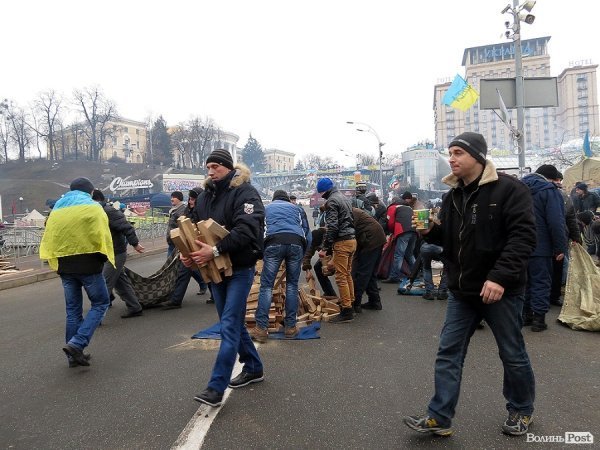 Майдан буденний. НОТАТКИ ОЧЕВИДЦЯ. ФОТО