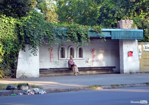 Так тепло, так добре... От якби ще й чистенько! Двірники, агов!