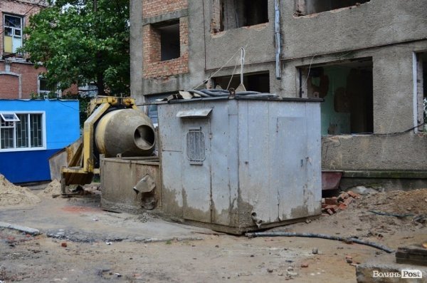 Як відбувається реконструкція луцького Будинку побуту. ФОТО