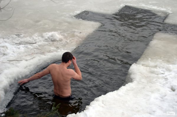 Лід, ополонка та Йорданська вода: Водохреще у Луцьку 