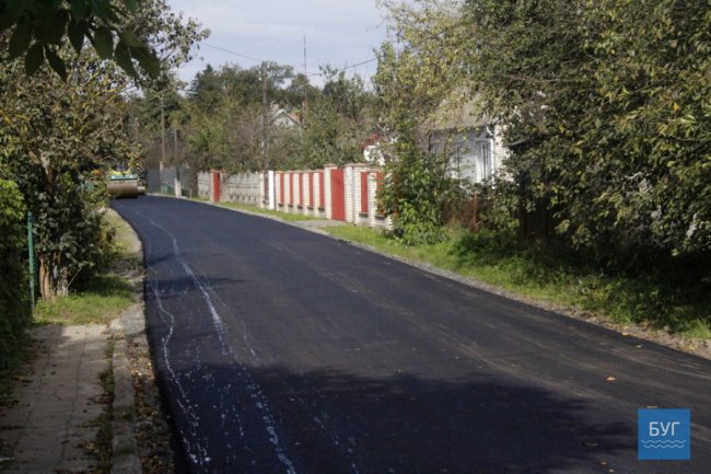 В місті на Волині активно асфальтують вулиці. ФОТО