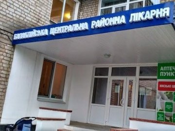 На Харківщині російські окупанти вдарили у районну лікарню, люди потребують негайної евакуації 