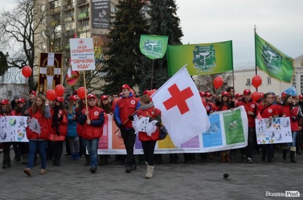 У Луцьку пом’янули померлих від СНІДу. ФОТО