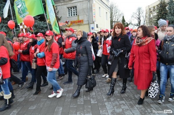 У Луцьку пом’янули померлих від СНІДу. ФОТО