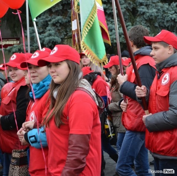 У Луцьку пом’янули померлих від СНІДу. ФОТО