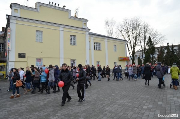 У Луцьку пом’янули померлих від СНІДу. ФОТО