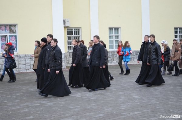 У Луцьку пом’янули померлих від СНІДу. ФОТО