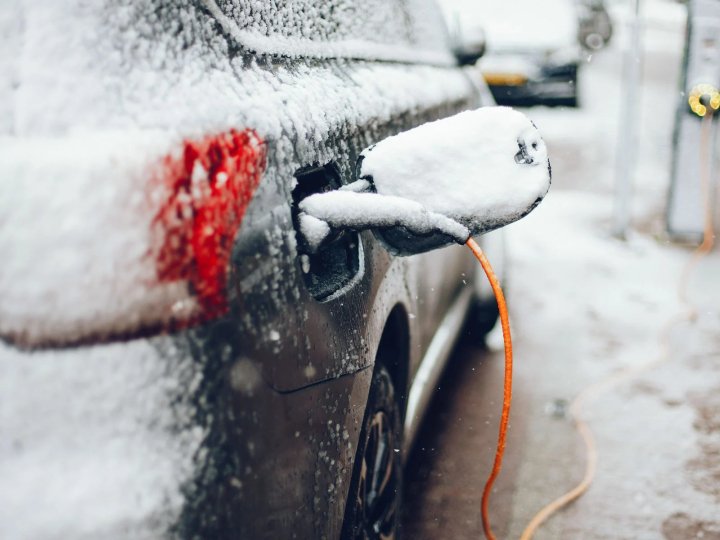 Електромобіль узимку: особливості експлуатації, про які варто знати