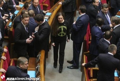 Серед бойових командирів іноді з'являлися і символи пацифізму