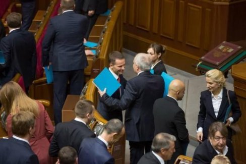 Мода парламенту: у що одягаються новообрані депутати. ФОТО