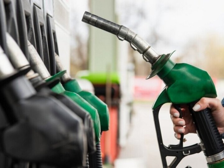 Ціни на пальне можуть знизитися на 12 гривень, - експерт