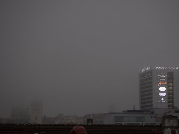 В Естонії пішов чорний дощ