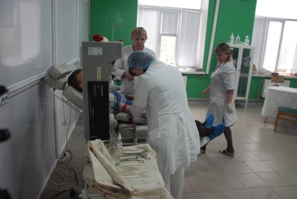 Луцькі семінаристи та священики здали кров майданівцям. ФОТО