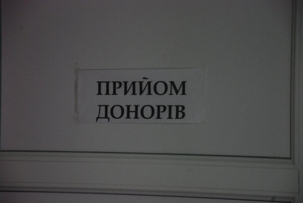 Луцькі семінаристи та священики здали кров майданівцям. ФОТО