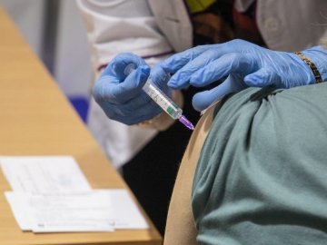 Центри масової вакцинації та пункти щеплення Волині продовжують працювати