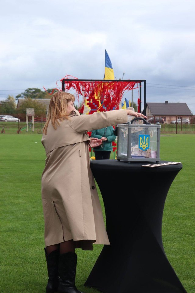 У Боратині на фестивалі зібрали понад півмільйона гривень на автівку для військових громади