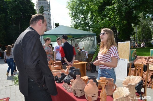 У центрі Луцька - виставка-ярмарок. ФОТО  