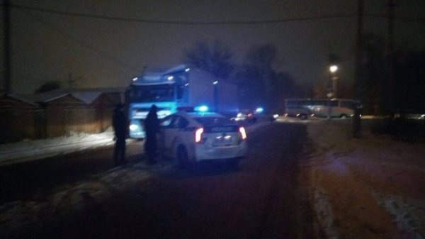 У Луцьку - пожежа: зайнялися гаражі