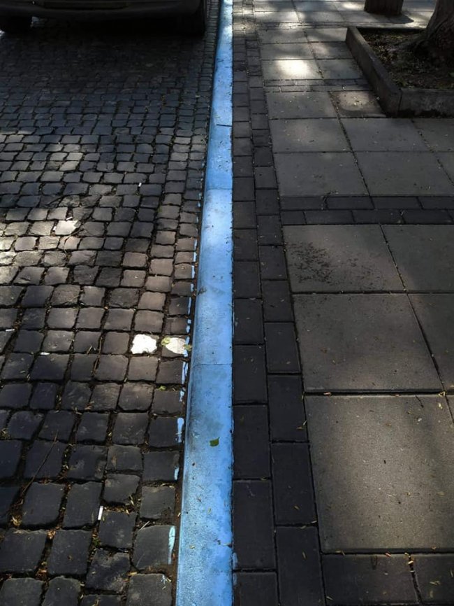 У центрі Луцька запрацювала платна парковка. ФОТО