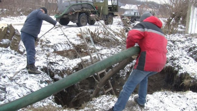 Місто на Волині три дні було без води через прорив трубопроводу. ВІДЕО