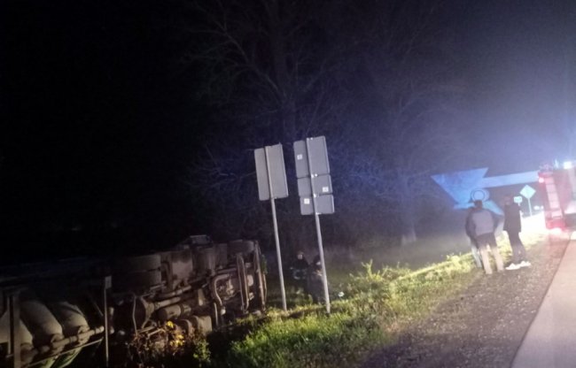 На Волині перекинулась фура. ФОТО