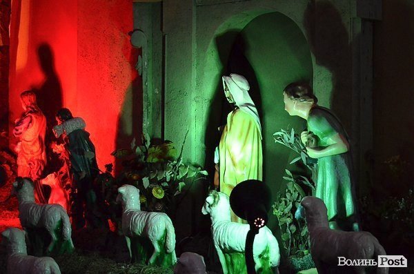 У католиків Різдво: фоторепортаж з луцького костелу Петра і Павла