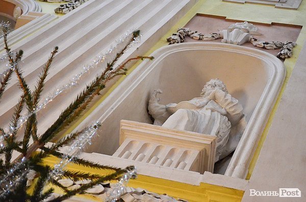 У католиків Різдво: фоторепортаж з луцького костелу Петра і Павла