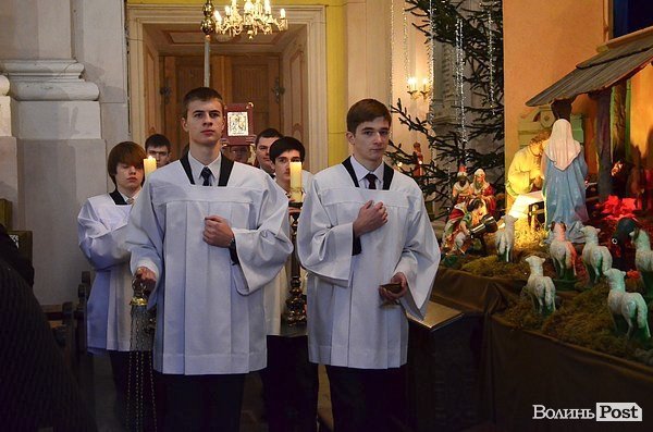 У католиків Різдво: фоторепортаж з луцького костелу Петра і Павла