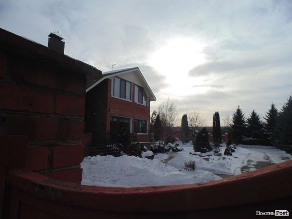 Волинські автомайданівці навідалися до керівників області з «подарунками». ФОТО. ВІДЕО