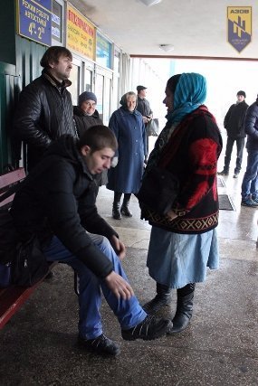 Луцькі активісти оголосили війну циганам на автостанції. ФОТО. ВІДЕО