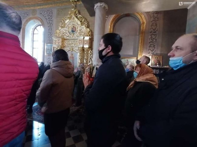 Як у Луцьку освячують вербу в храмі прикордонників. ФОТО