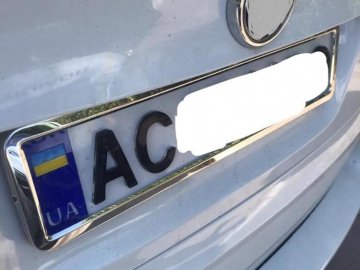 Волинянина оштрафували за 3-D номери на авто